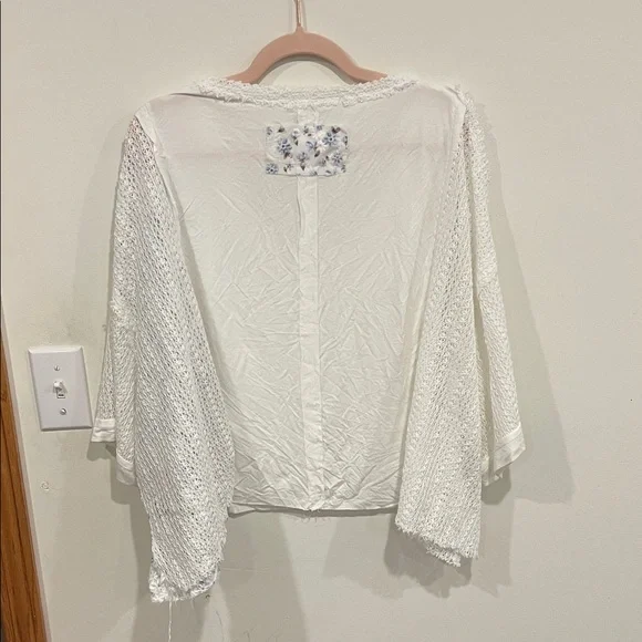 POL Cream and Blue Floral Blouse - Picture 2 of 2